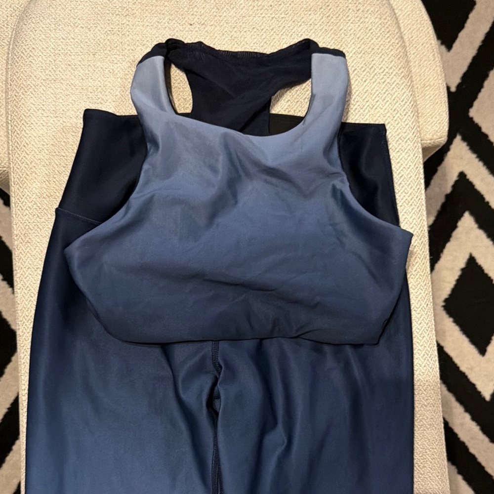 Good American Ombre Blue set. Gently worn